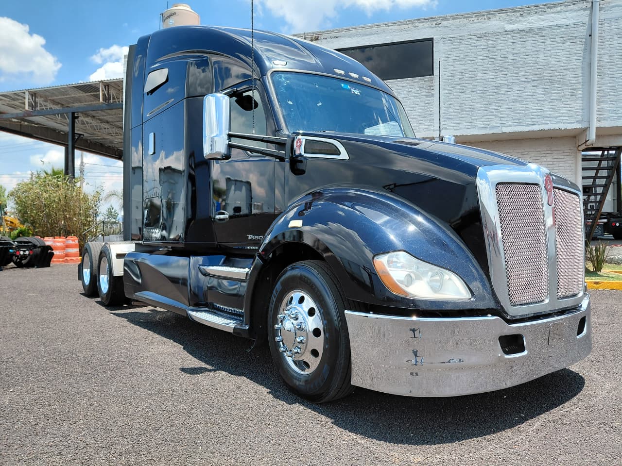 Kenworth T-680 2017