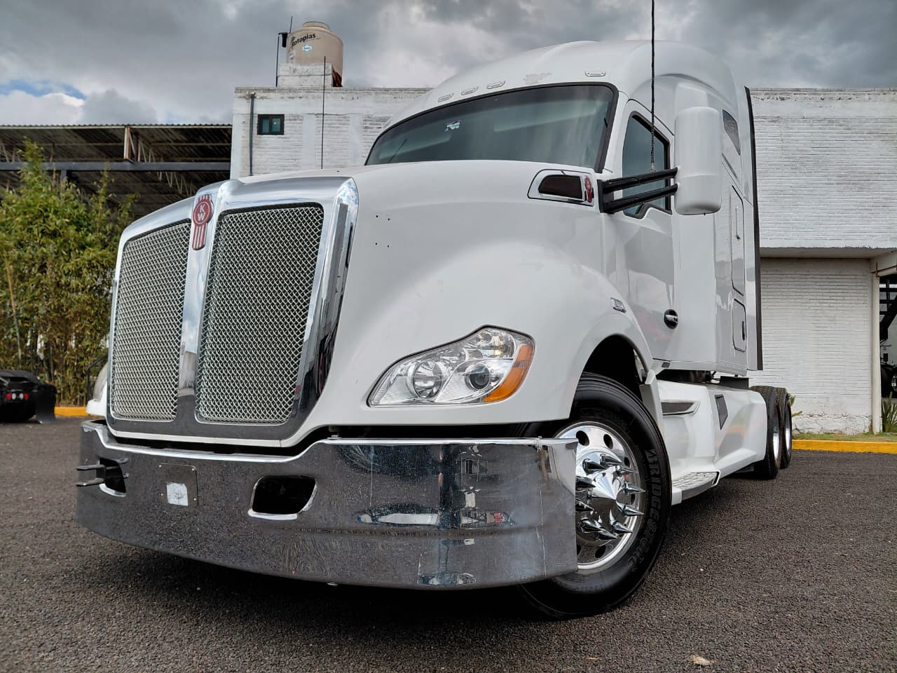 Kenworth T-680 2018