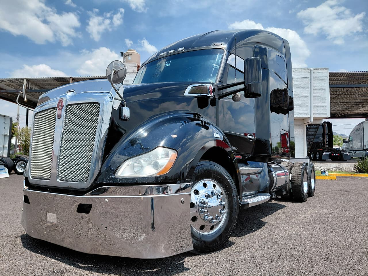 Kenworth T-680 2017